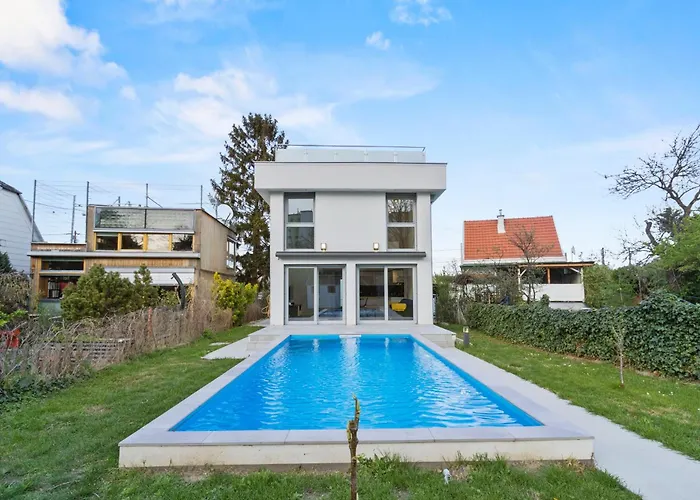 Villa Jaeger Mit Pool In *